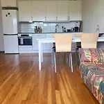 1-Bedroom For One Person Or A Couple In A Sharing Apartment